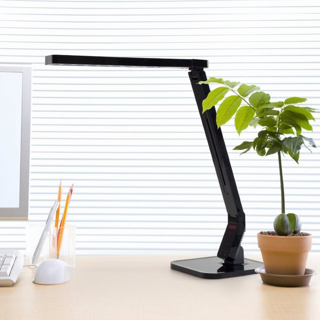 Natural Light Smart LED Tilting Head Desk Lamp